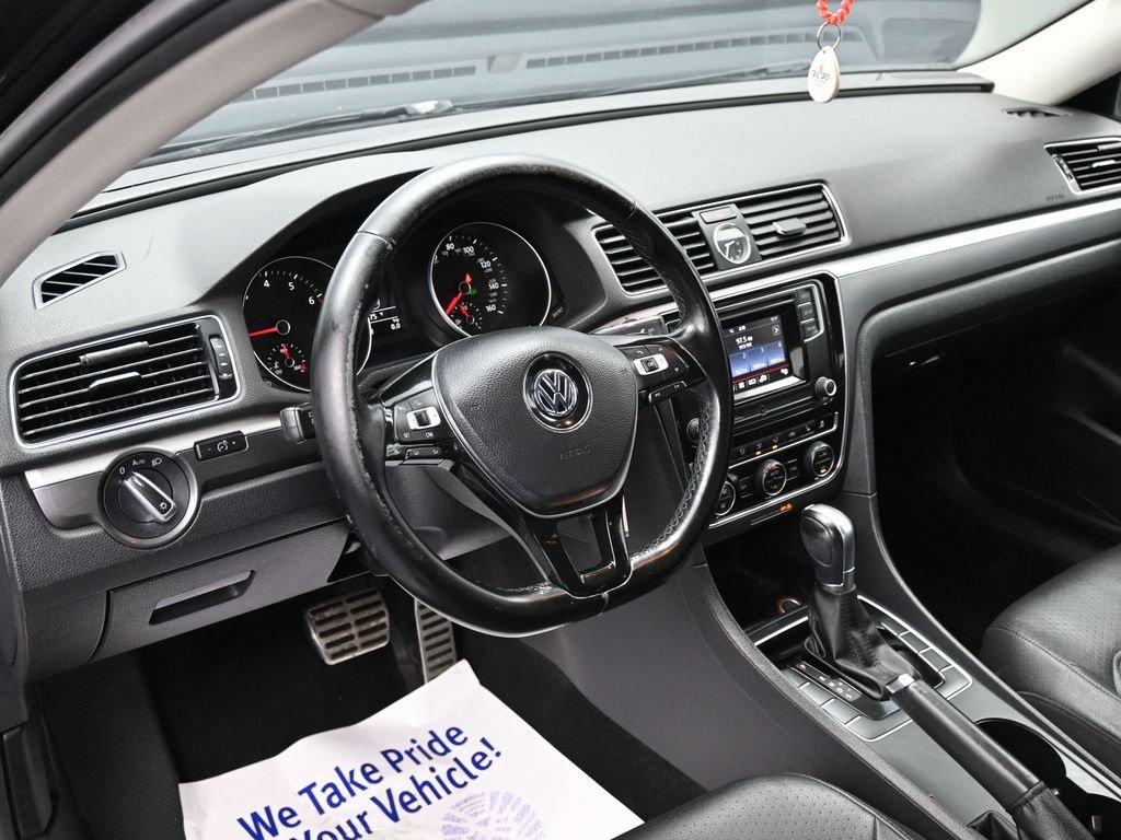 Used 2016 Volkswagen Passat 1.8T R-Line image 15