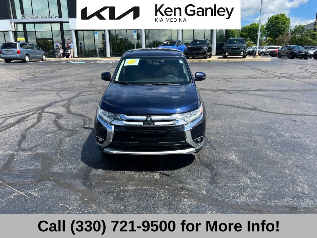 Used 2016 Mitsubishi Outlander SE AWD/4WD image 4