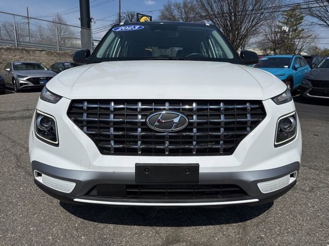 Used 2023 Hyundai Venue Limited image 2