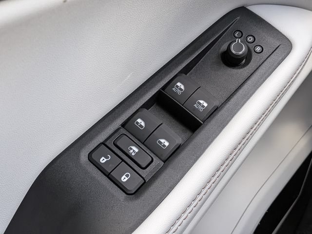 New 2026 Jeep Cherokee Overland w/ Advanced Pro Tech Group AWD/4WD image 24