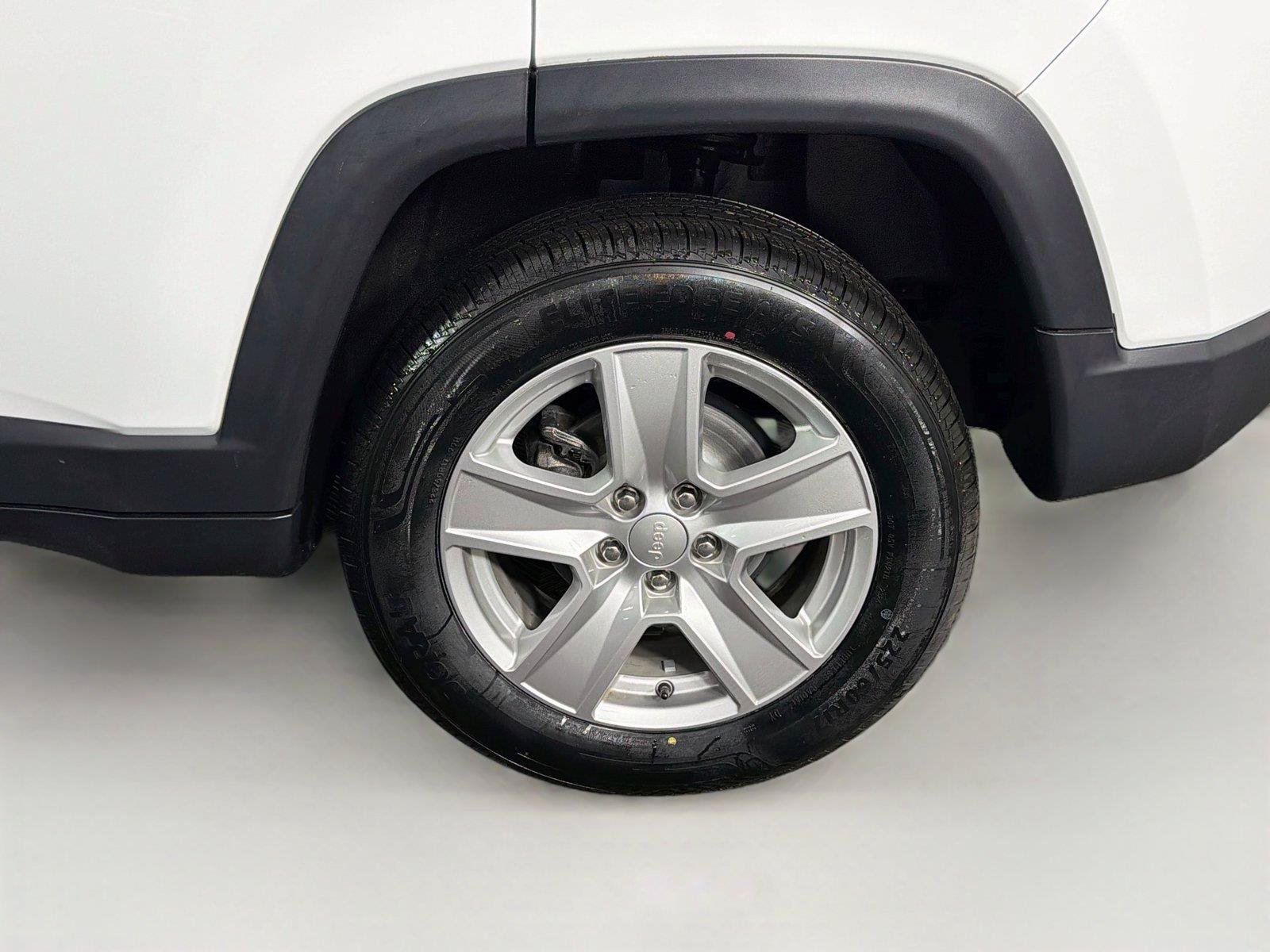 Used 2022 Jeep Compass Latitude AWD/4WD image 34