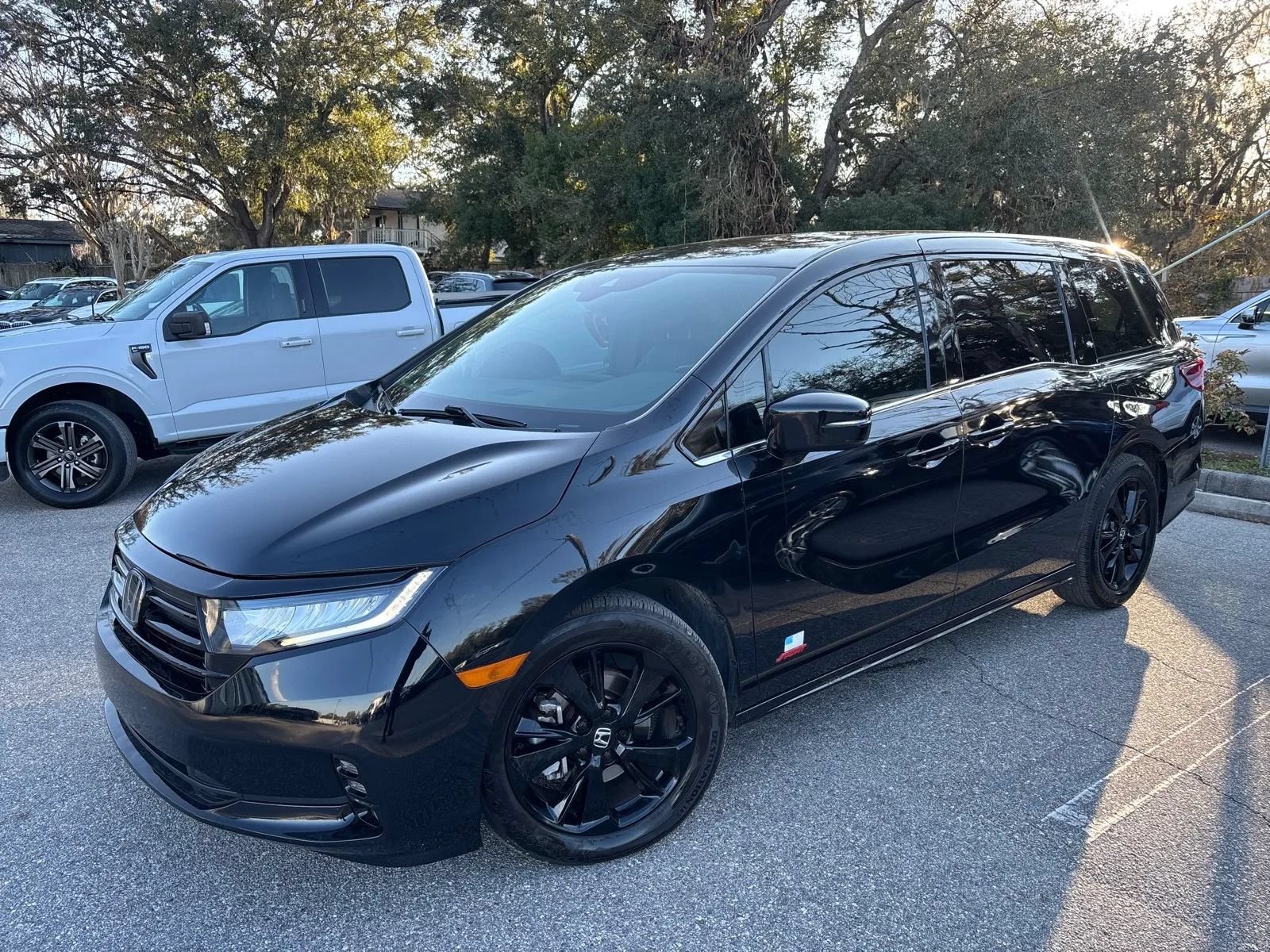 Used 2024 Honda Odyssey Sport image 2