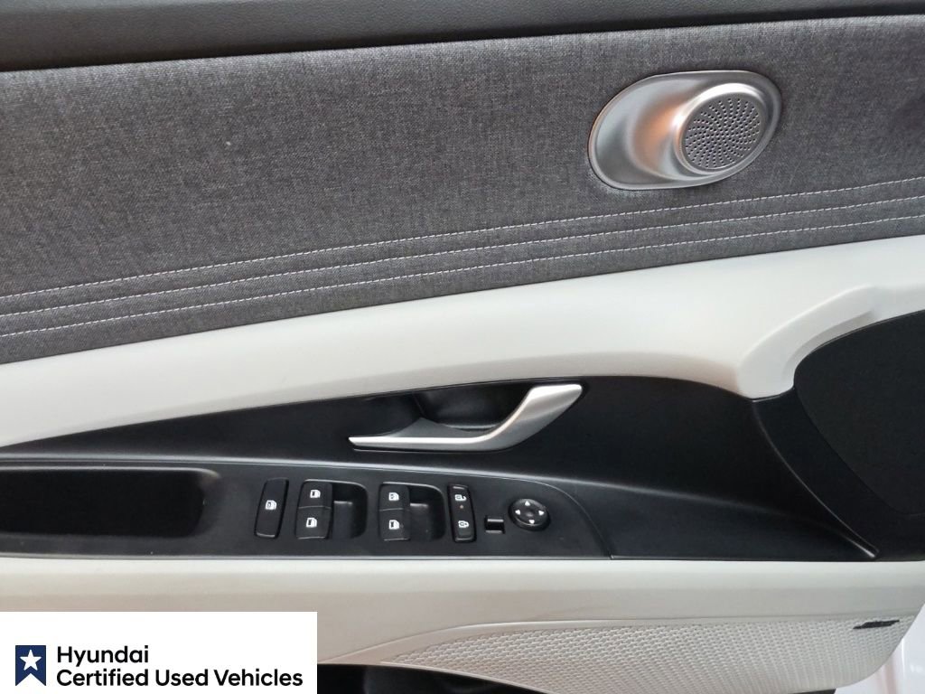 Certified 2025 Hyundai Elantra Limited FWD image 26