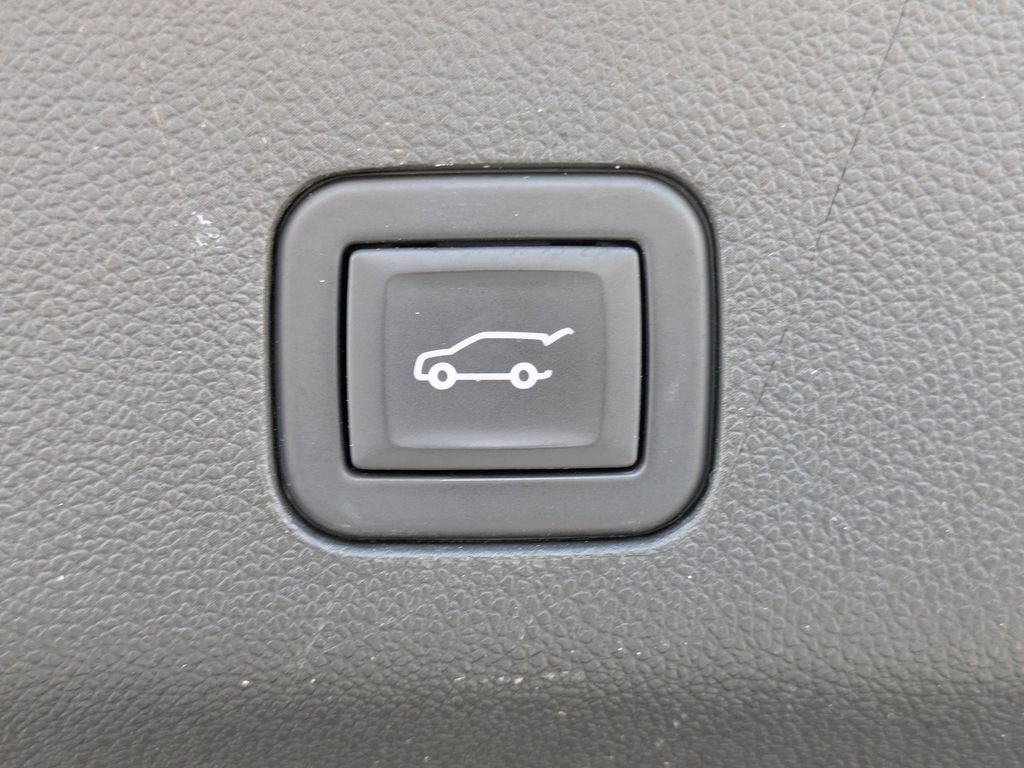 Used 2023 Chevrolet Tahoe LT image 14