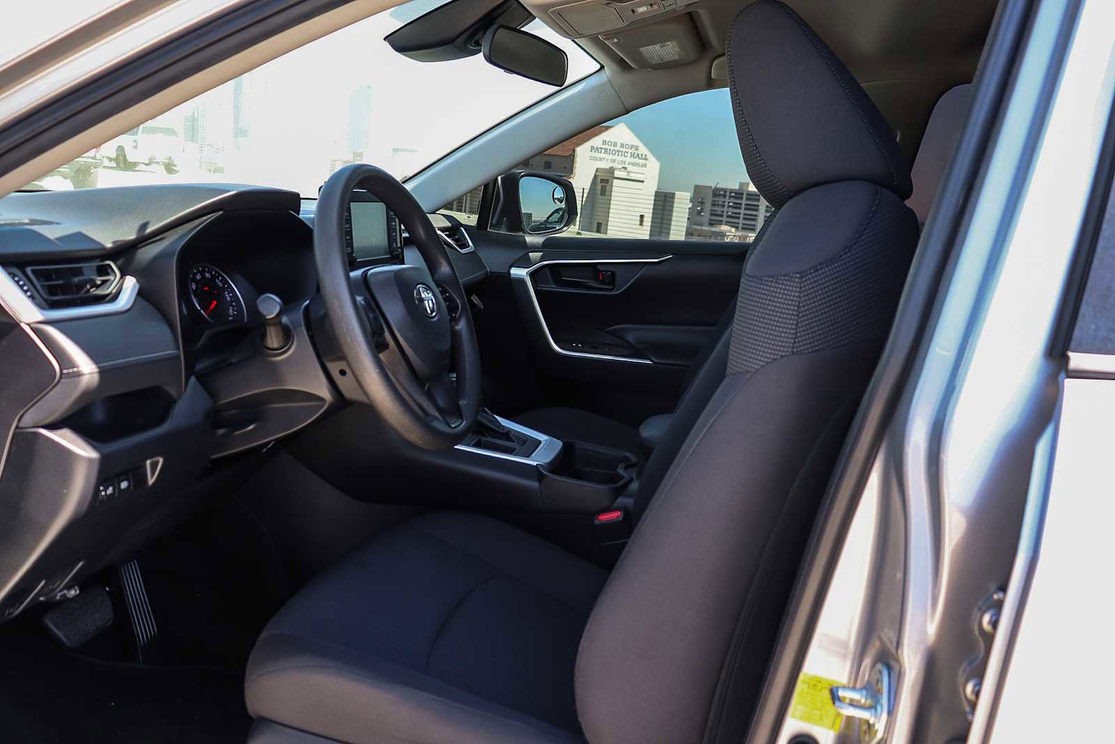 Used 2019 Toyota RAV4 LE image 16