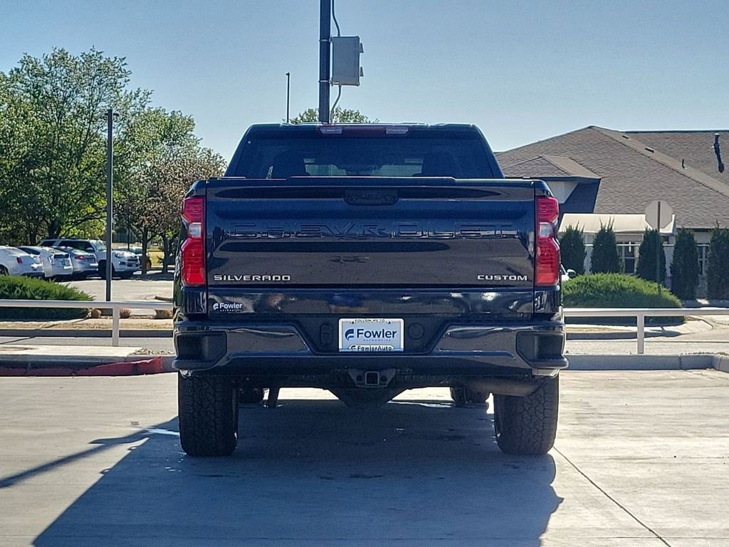 Used 2023 Chevrolet Silverado 1500 Custom AWD/4WD image 7