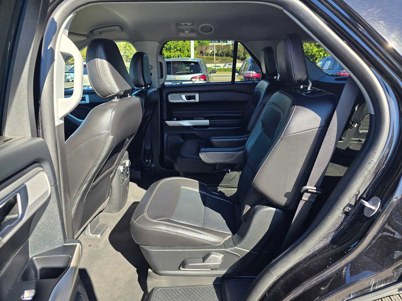 Used 2023 Ford Explorer Limited w/ Equipment Group 301A image 18