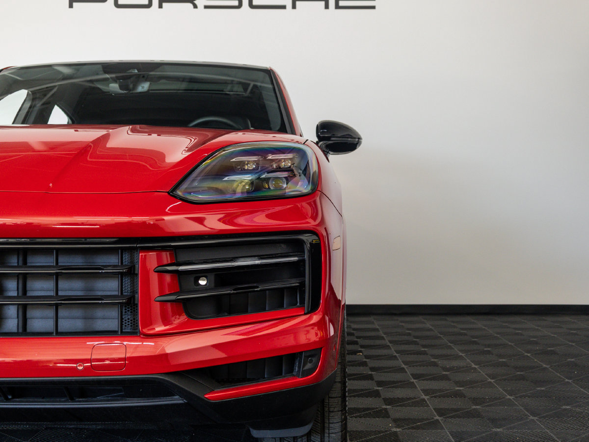 Certified 2026 Porsche Cayenne S AWD/4WD image 12