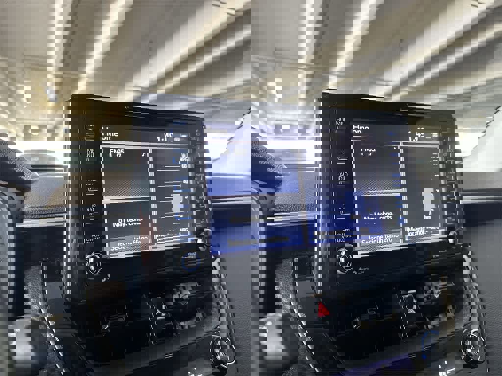 Used 2022 Toyota Corolla Cross LE image 18