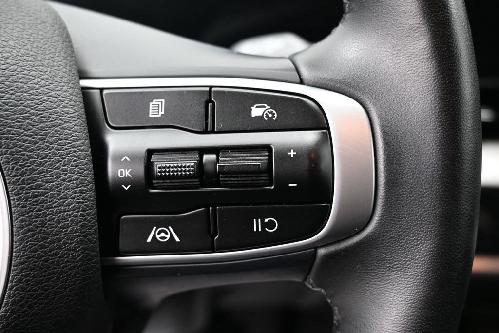 Used 2023 Kia Sportage EX AWD/4WD image 17