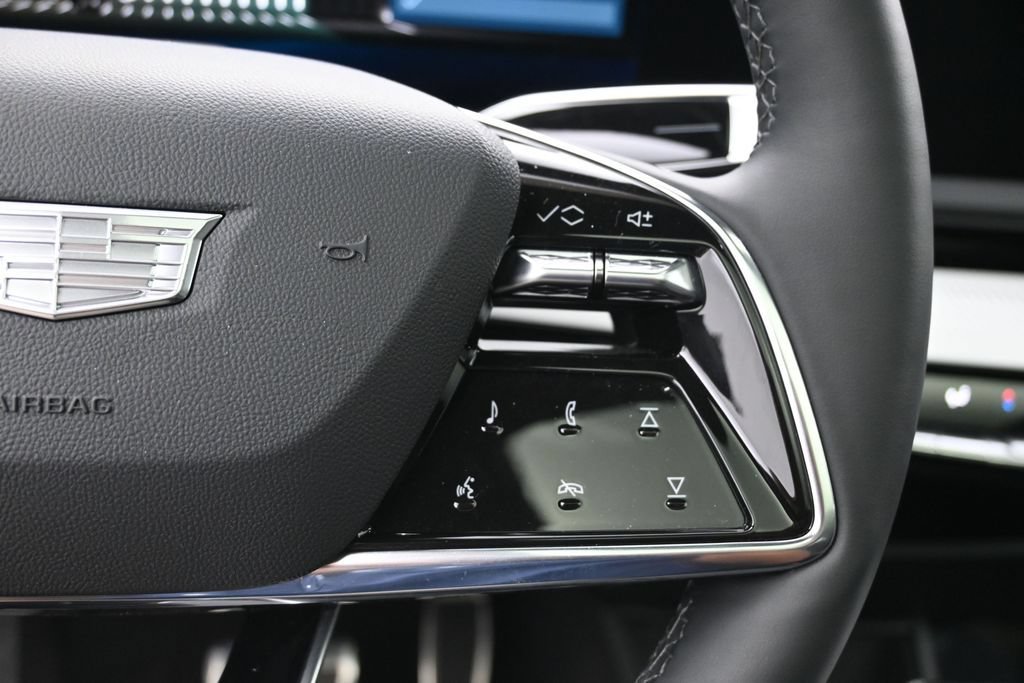 Used 2025 Cadillac Optiq Sport 2 AWD/4WD image 15