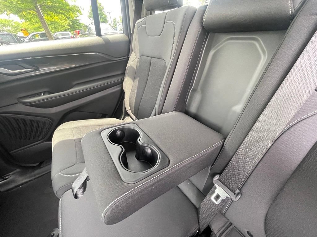Used 2023 Jeep Grand Cherokee L Laredo w/ Luxury Tech Group I AWD/4WD image 19