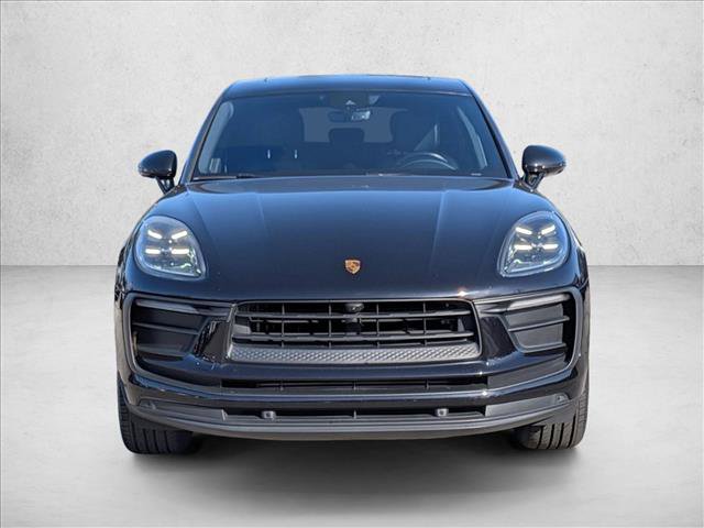 Used 2022 Porsche Macan AWD/4WD image 2