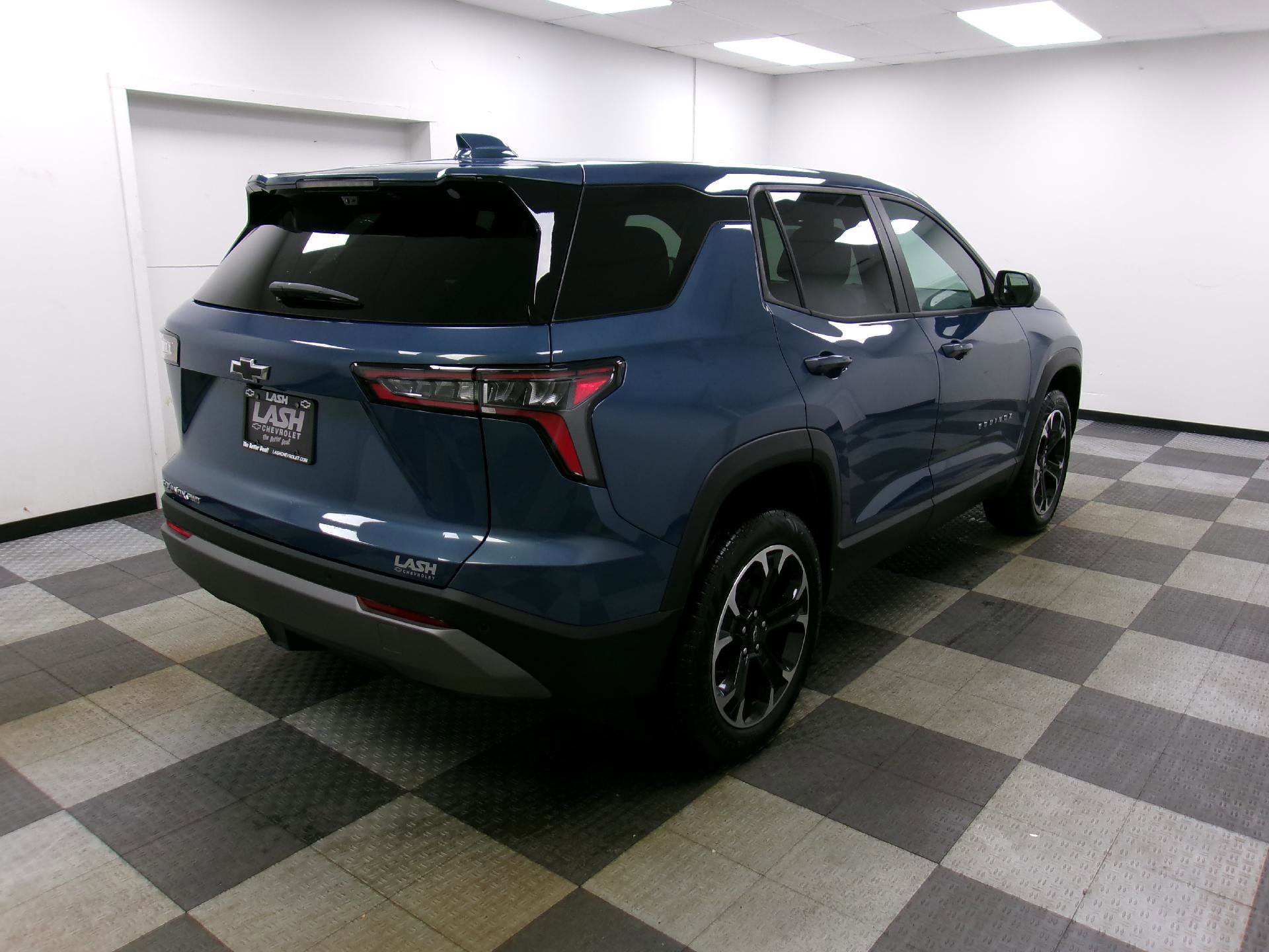 New 2026 Chevrolet Equinox LT w/ Convenience Package II AWD/4WD image 14