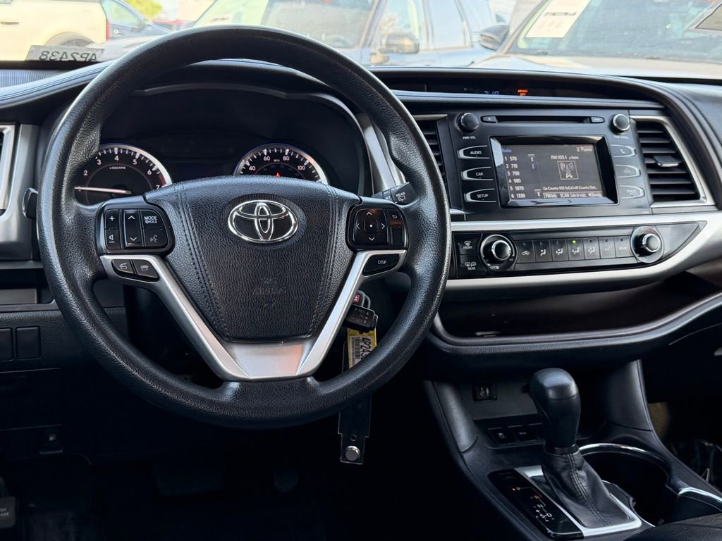 Used 2016 Toyota Highlander LE FWD image 27