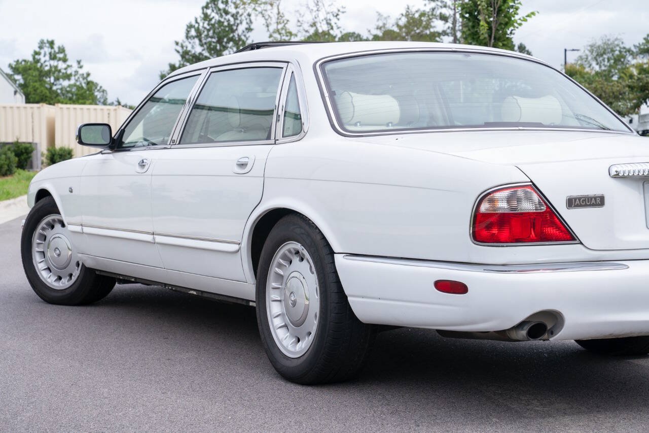Used 1998 Jaguar XJ8 L RWD image 48