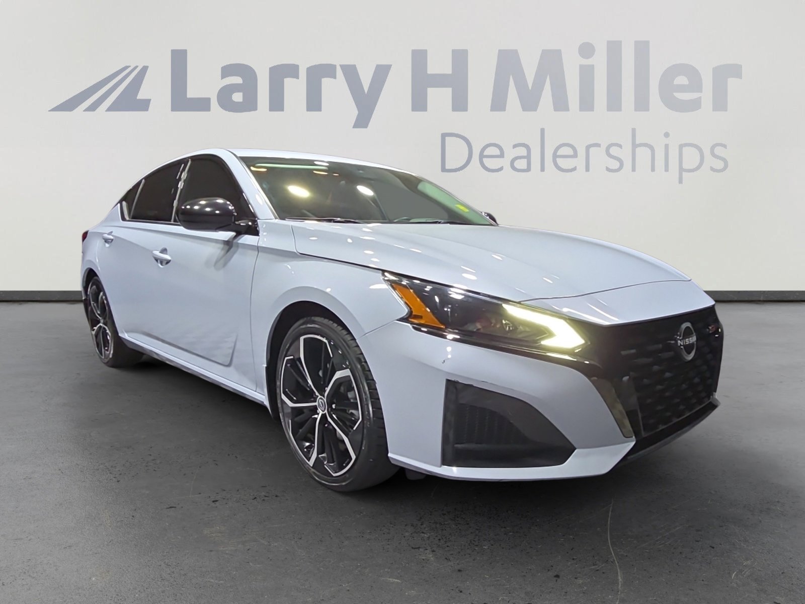 Used 2023 Nissan Altima 2.5 SR image 7