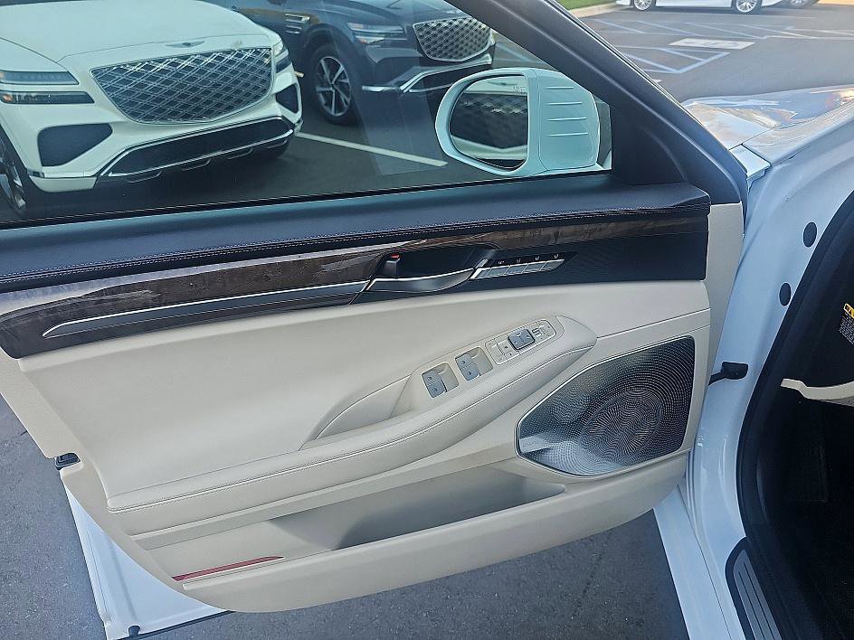 Used 2019 Genesis G90 3.3T Premium image 11