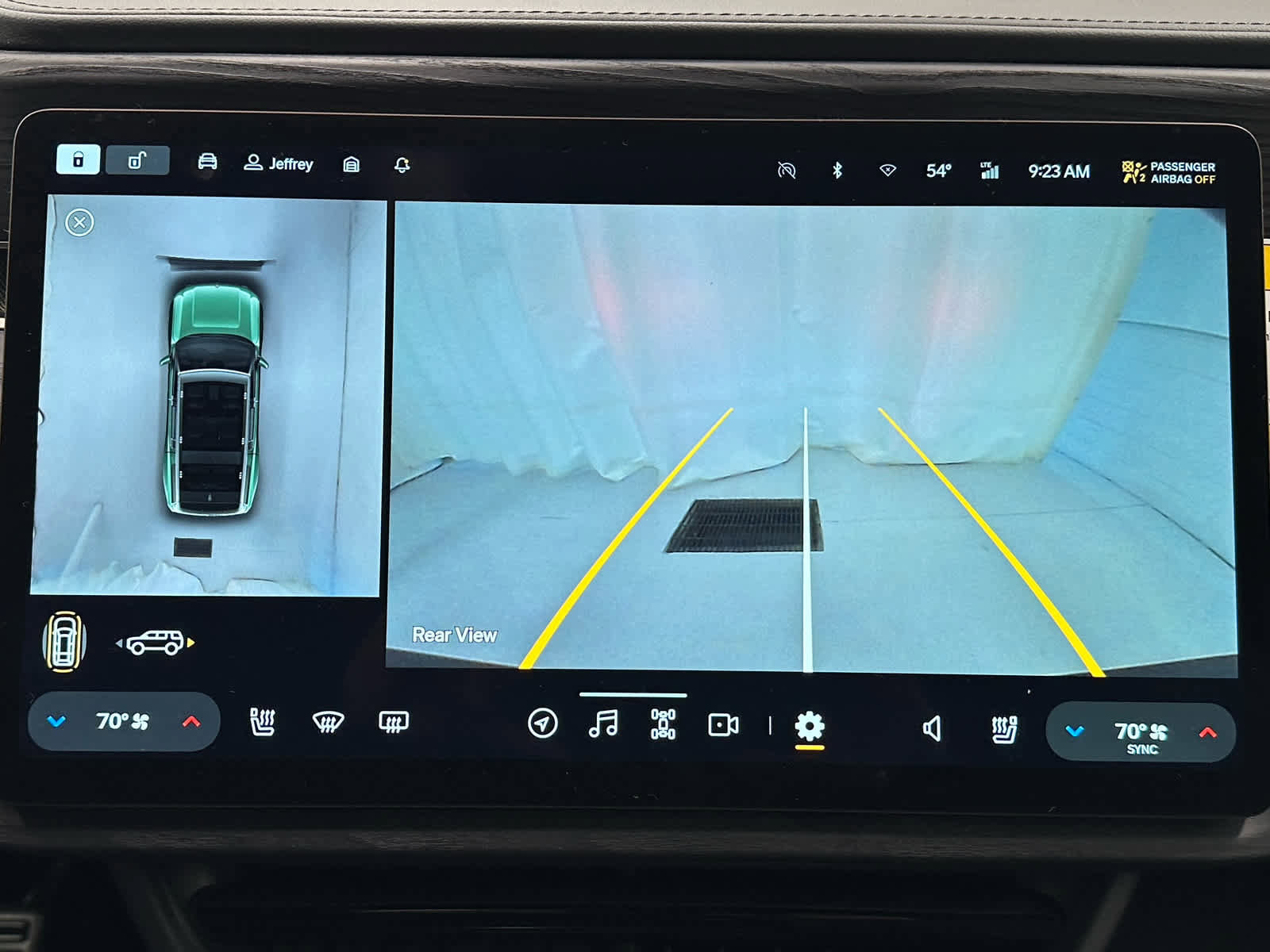 Used 2024 Rivian R1S Adventure image 37