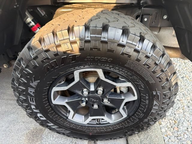 Used 2022 Jeep Gladiator Rubicon w/ LED Lighting Group AWD/4WD image 12