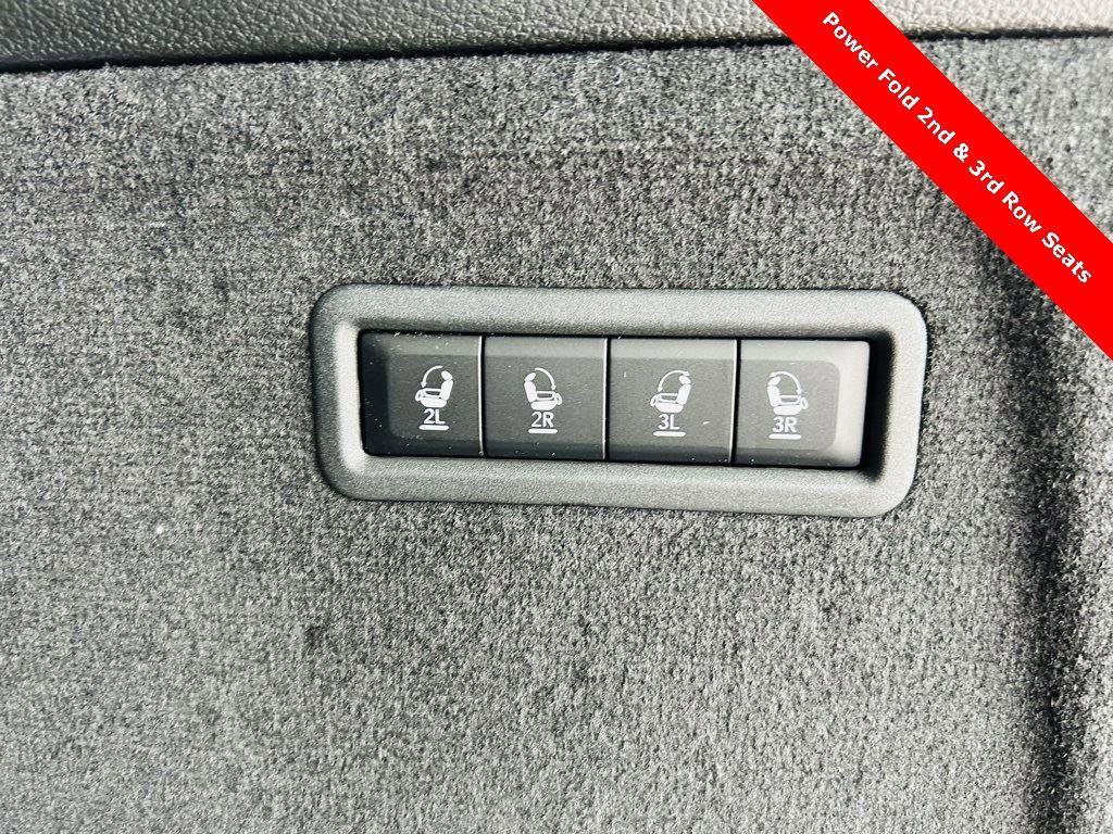 New 2024 Jeep Grand Wagoneer L 4WD w/ Convenience Group III image 15