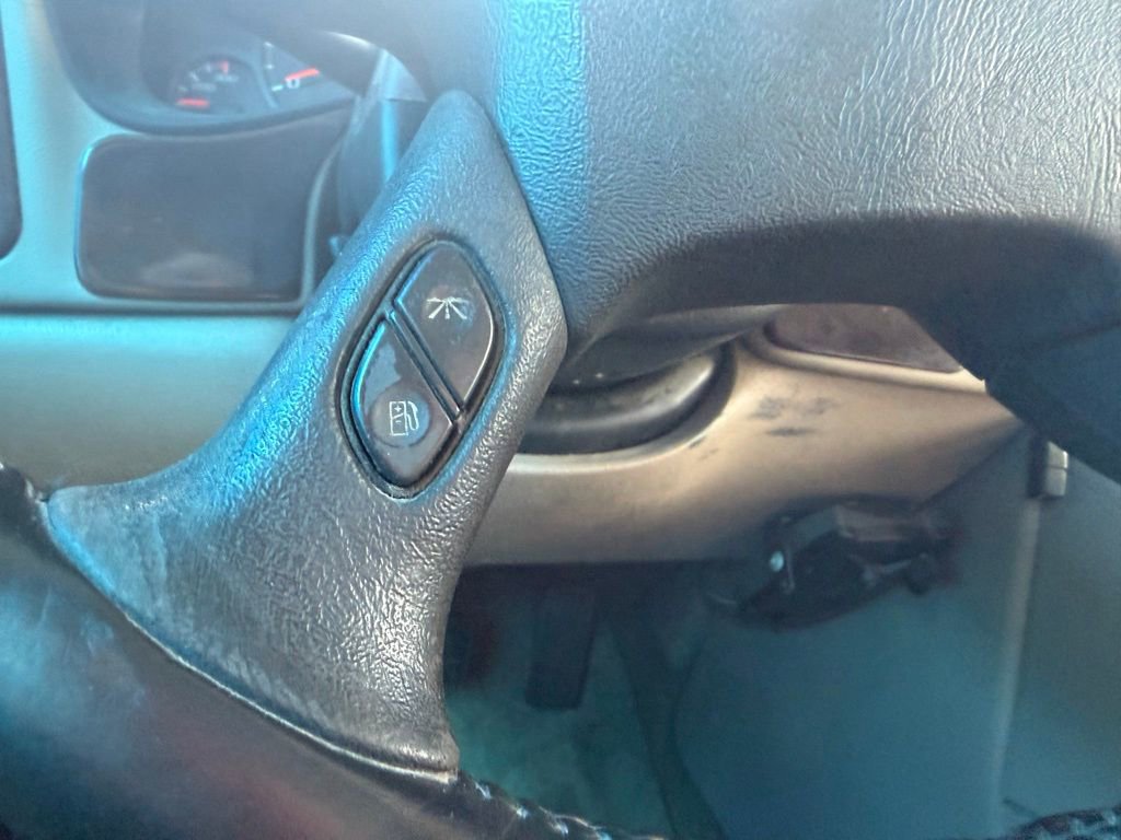 Used 2003 Chevrolet Silverado 2500 LT AWD/4WD image 23