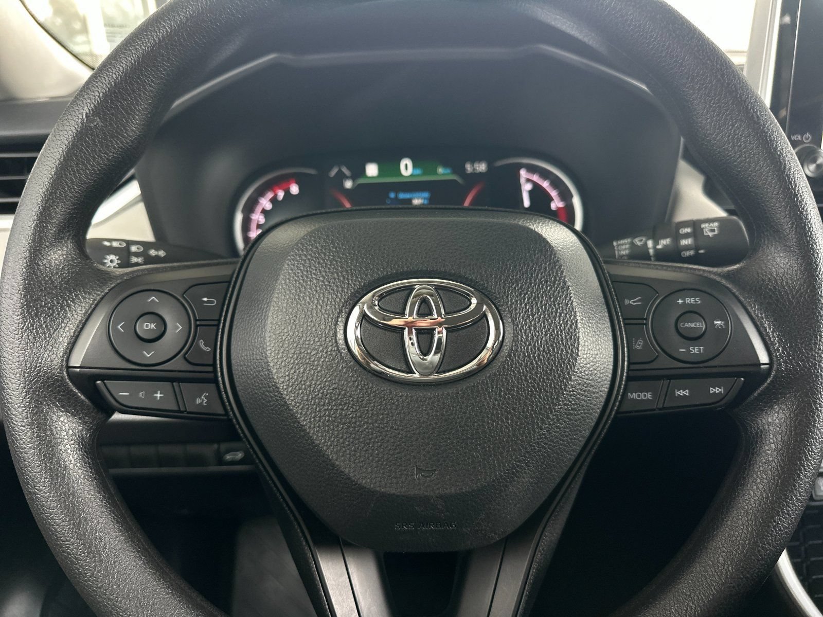 Used 2025 Toyota RAV4 XLE AWD/4WD image 22