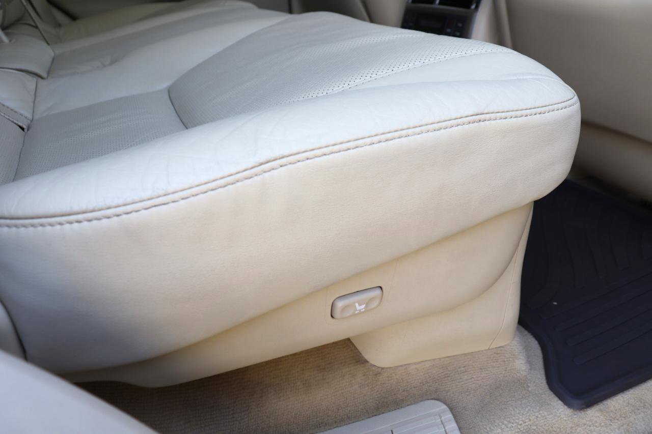 Used 2014 Lexus LX 570 4WD image 34