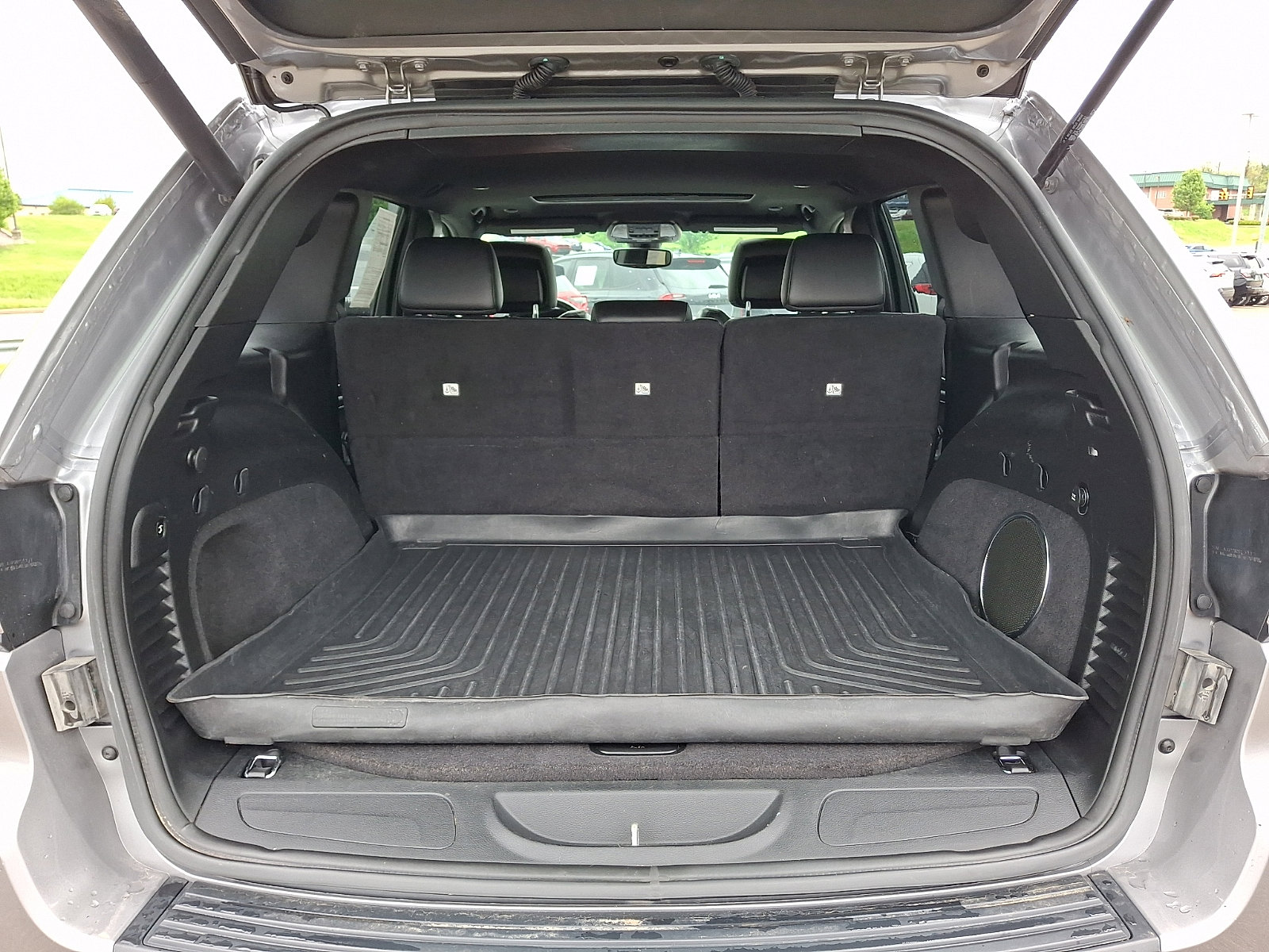 Used 2020 Jeep Grand Cherokee Altitude AWD/4WD image 26