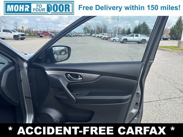 Used 2016 Nissan Rogue SV w/ SV Premium Package image 23