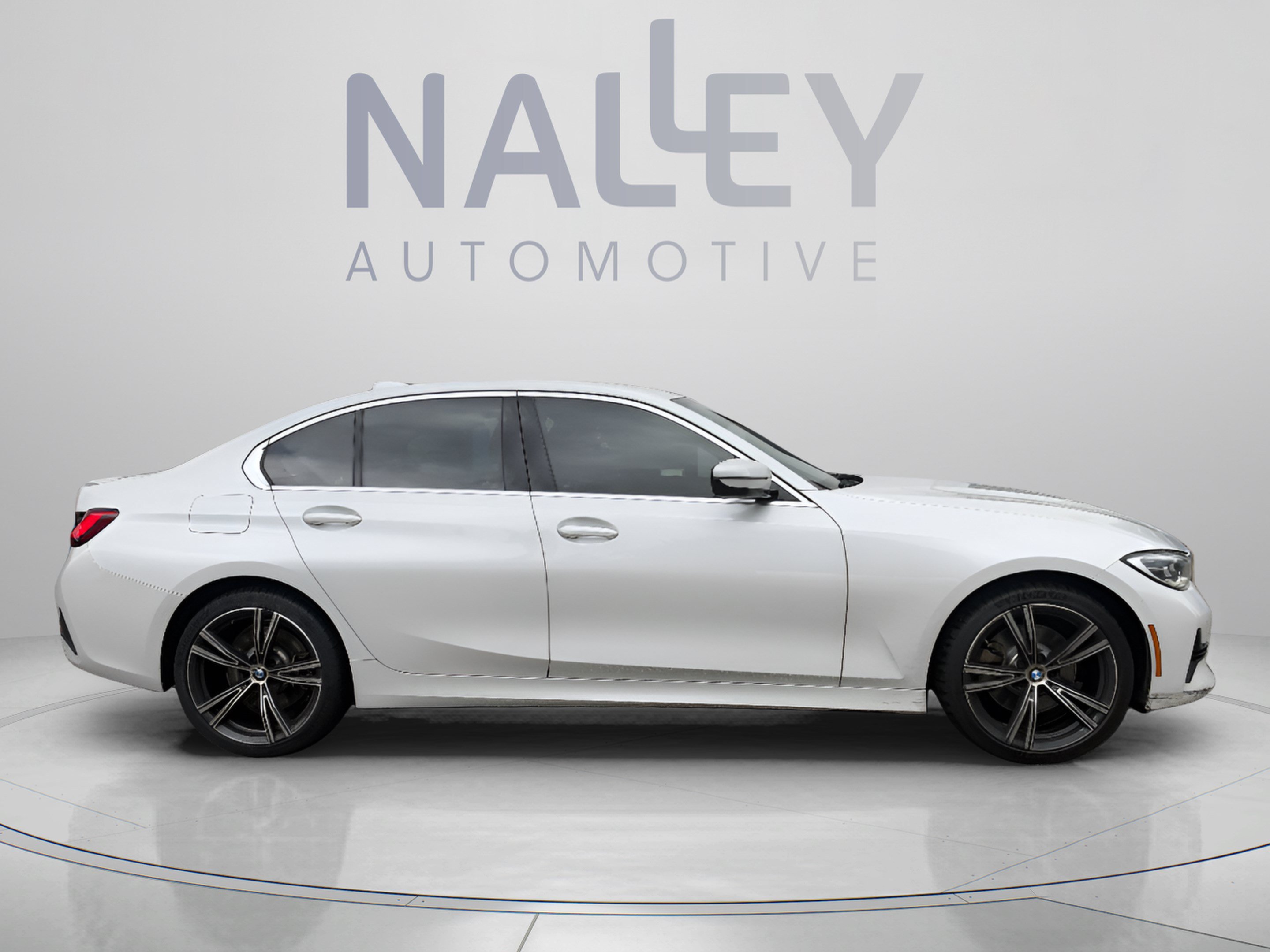 Used 2021 BMW 330i Sedan w/ Convenience Package RWD image 4