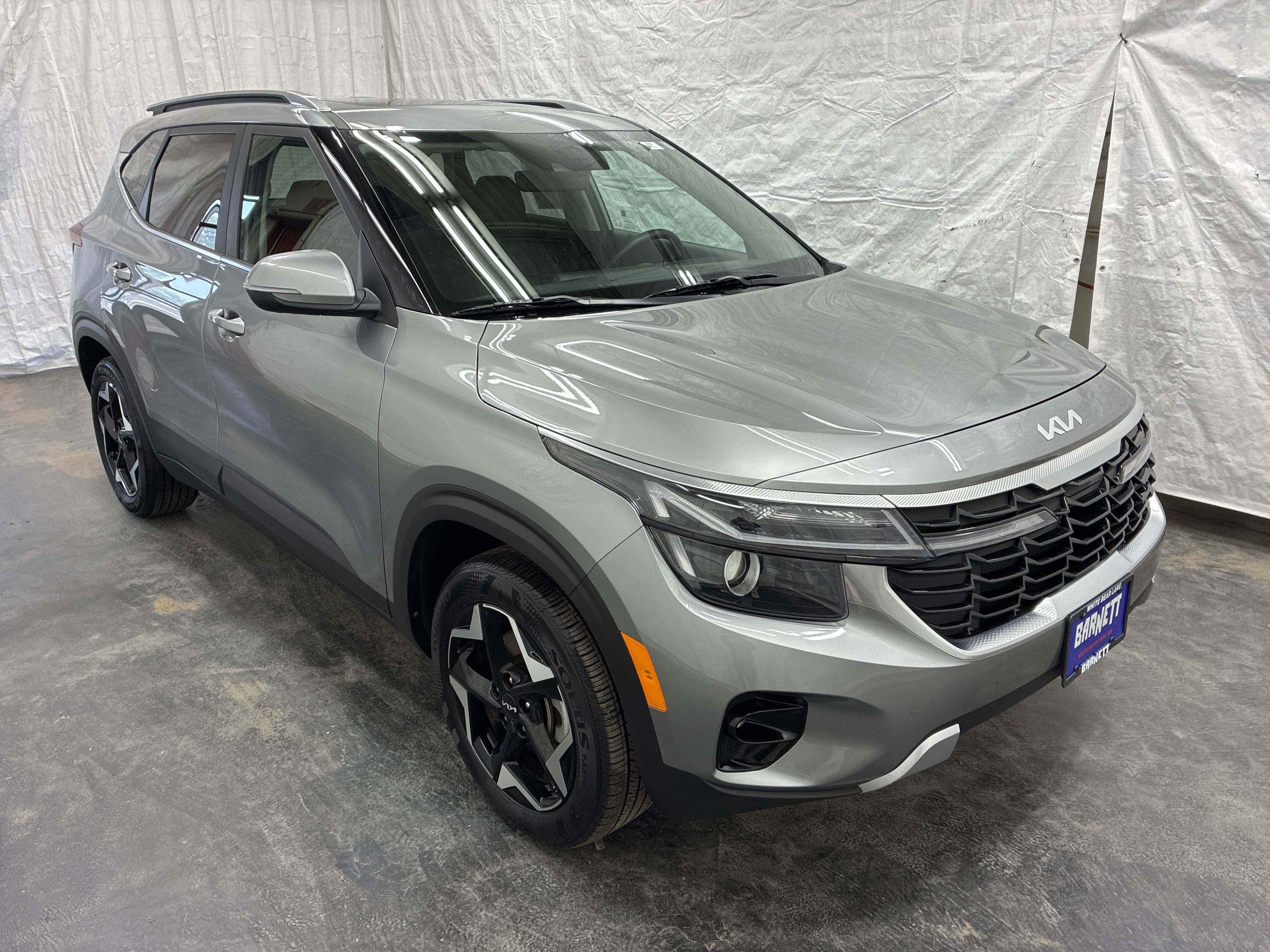 Certified 2024 Kia Seltos EX AWD/4WD image 2