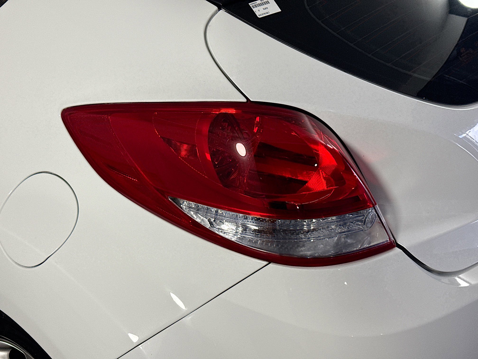 Used 2017 Hyundai Veloster Value Edition image 35