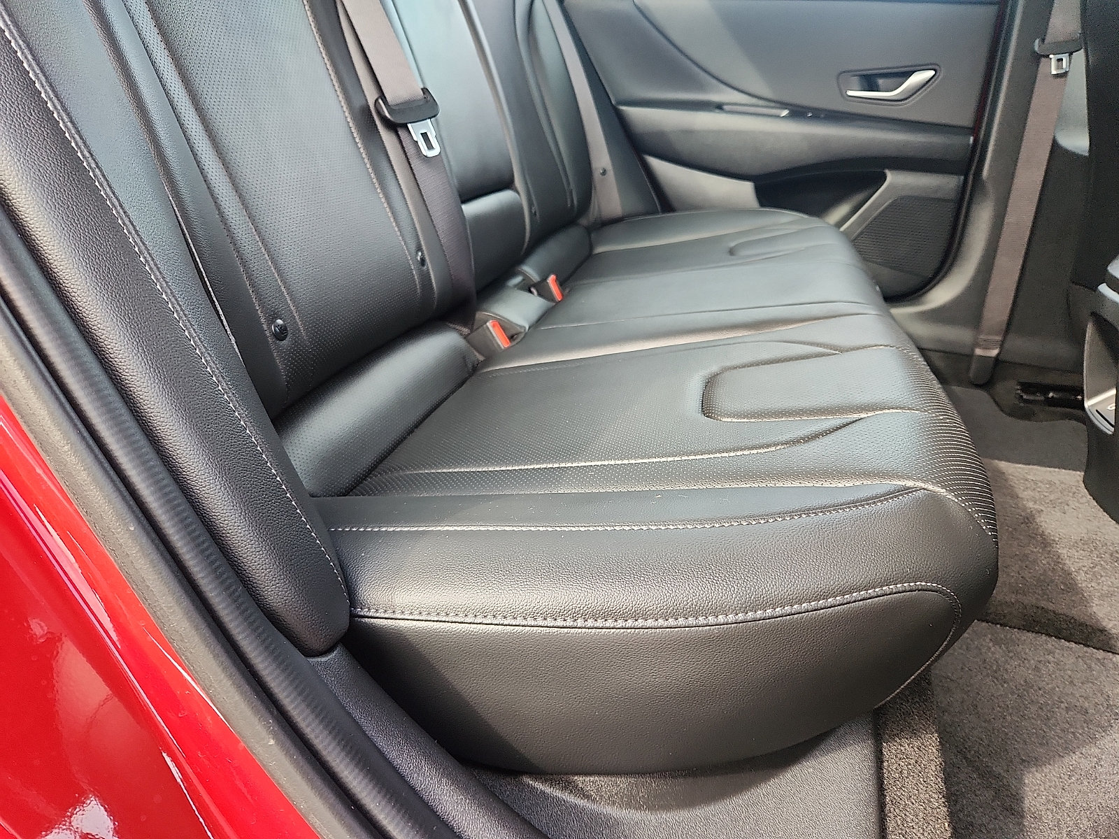 Certified 2025 Hyundai Elantra Limited FWD image 30