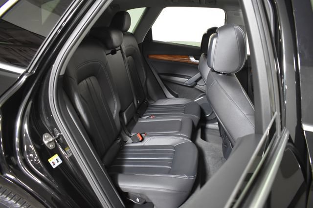 Used 2023 Audi Q5 2.0T Premium w/ Convenience Package AWD/4WD image 31