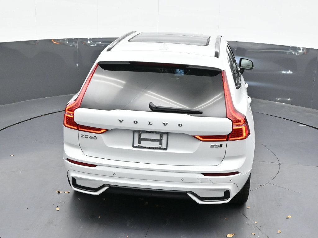 Certified 2024 Volvo XC60 B5 Plus AWD/4WD image 13