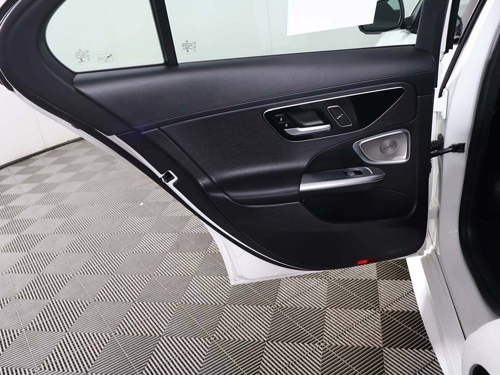 Used 2023 Mercedes-Benz C 300 4MATIC Sedan image 27