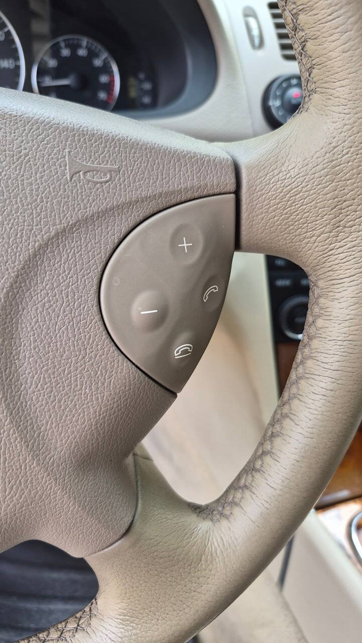 Used 2005 Mercedes-Benz E 500 Sedan image 36
