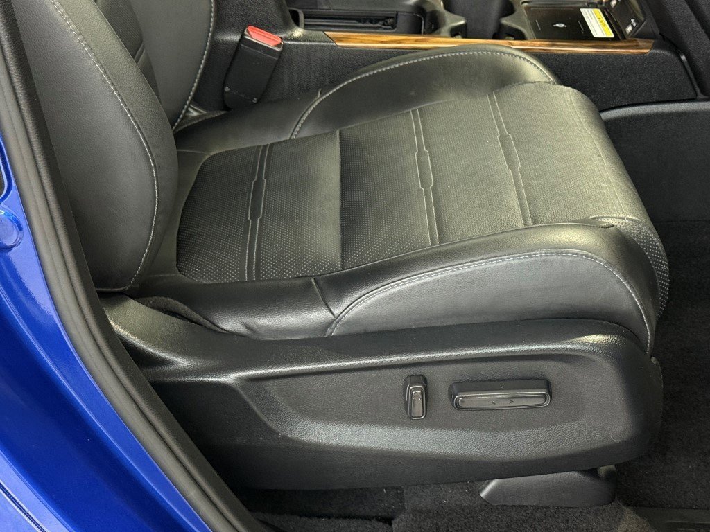 Used 2022 Honda CR-V Touring image 11