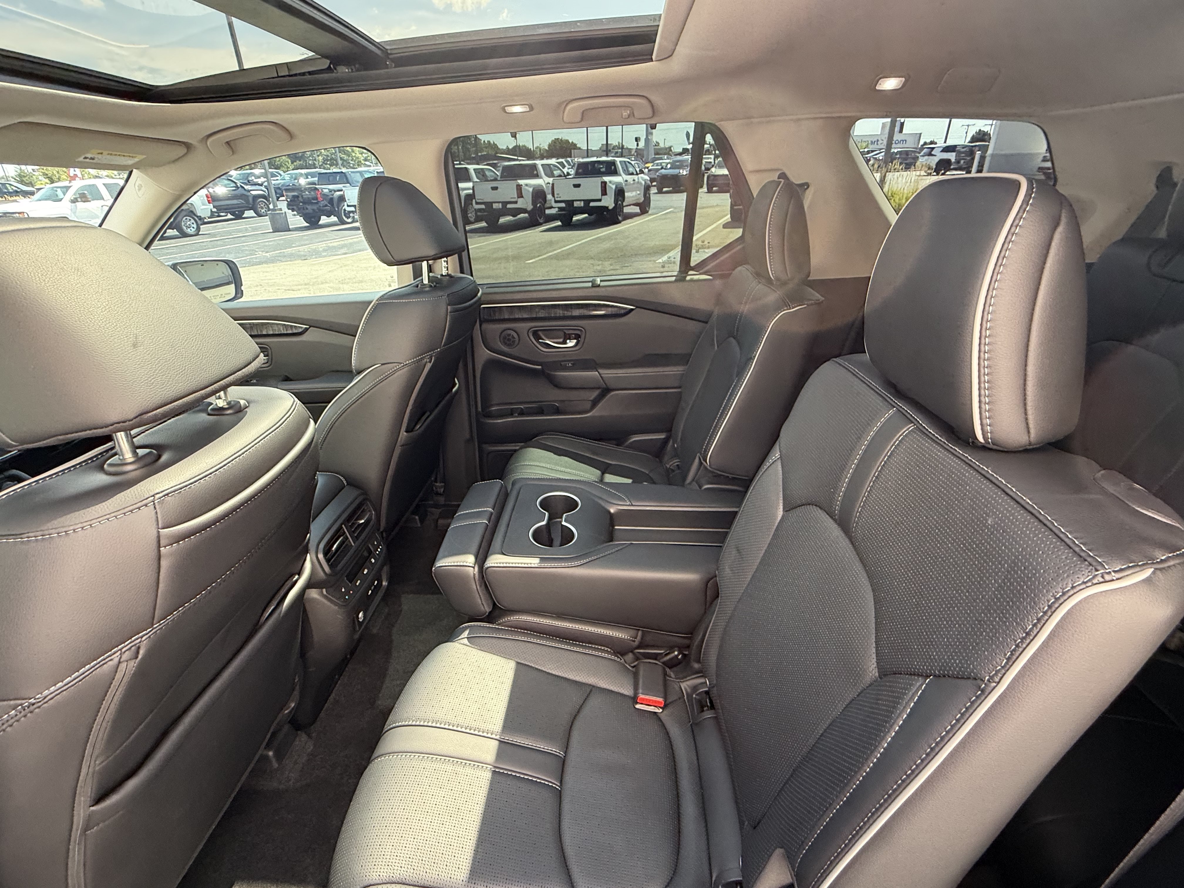 Used 2024 Honda Pilot Elite image 35