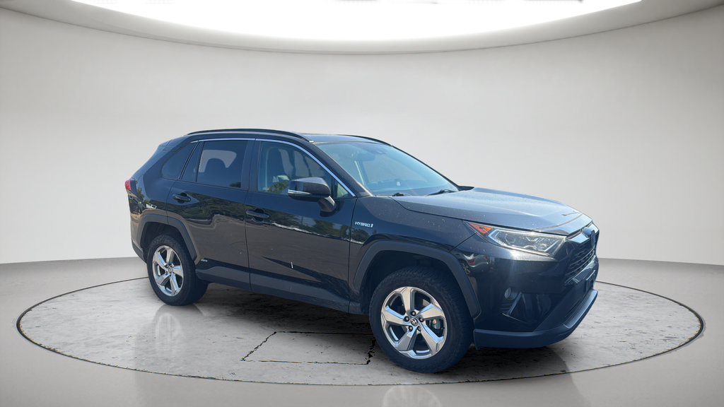 Used 2021 Toyota RAV4 XLE Premium AWD/4WD image 2