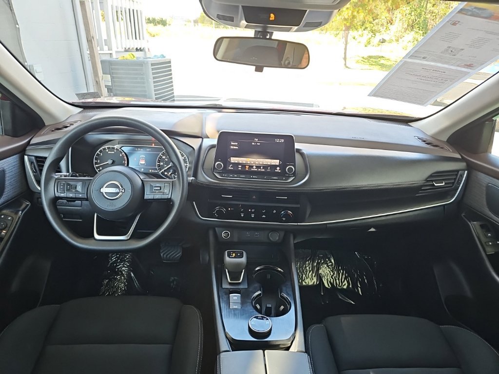 Used 2023 Nissan Rogue S AWD/4WD image 15