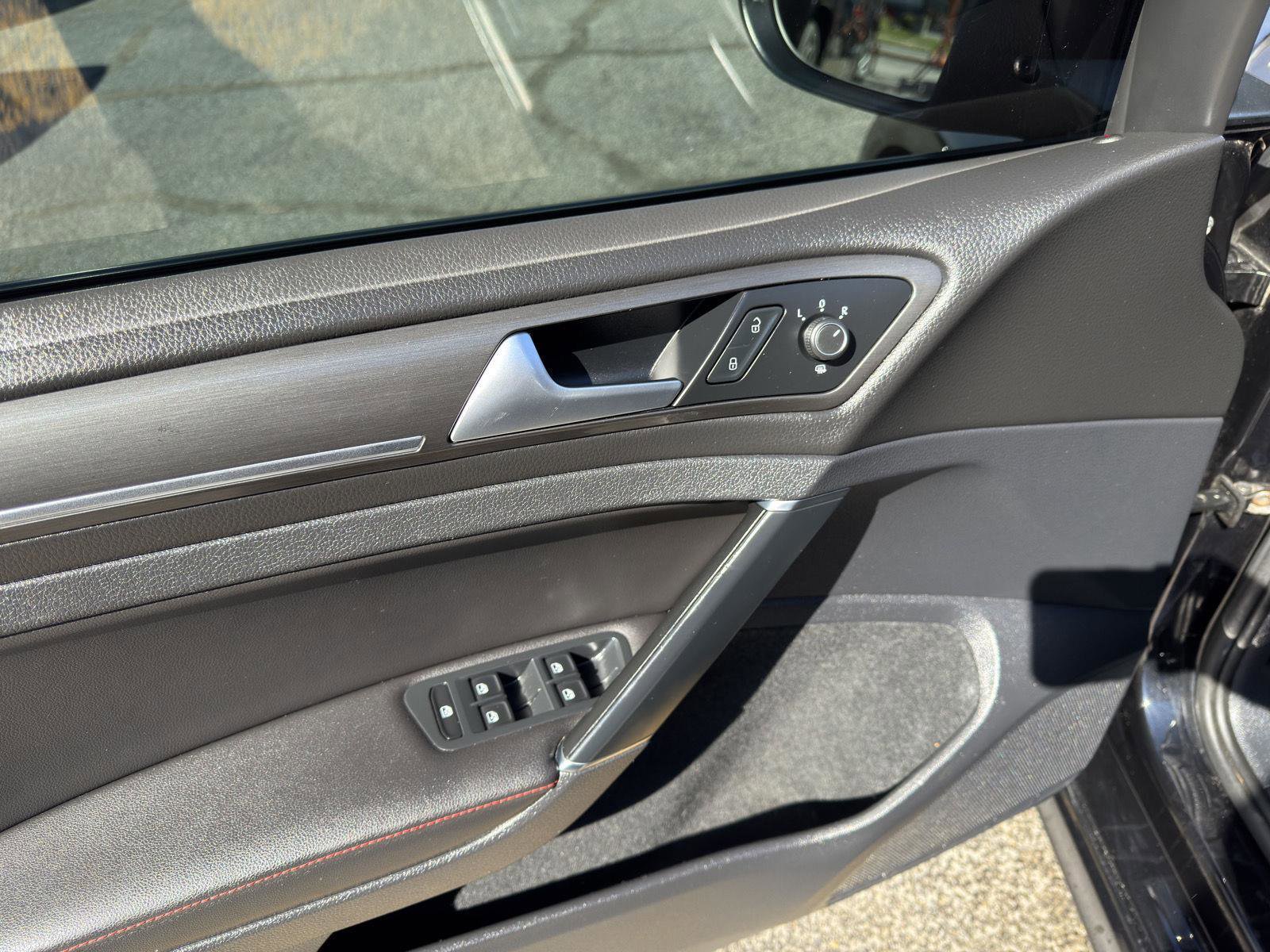 Used 2019 Volkswagen GTI S FWD image 18