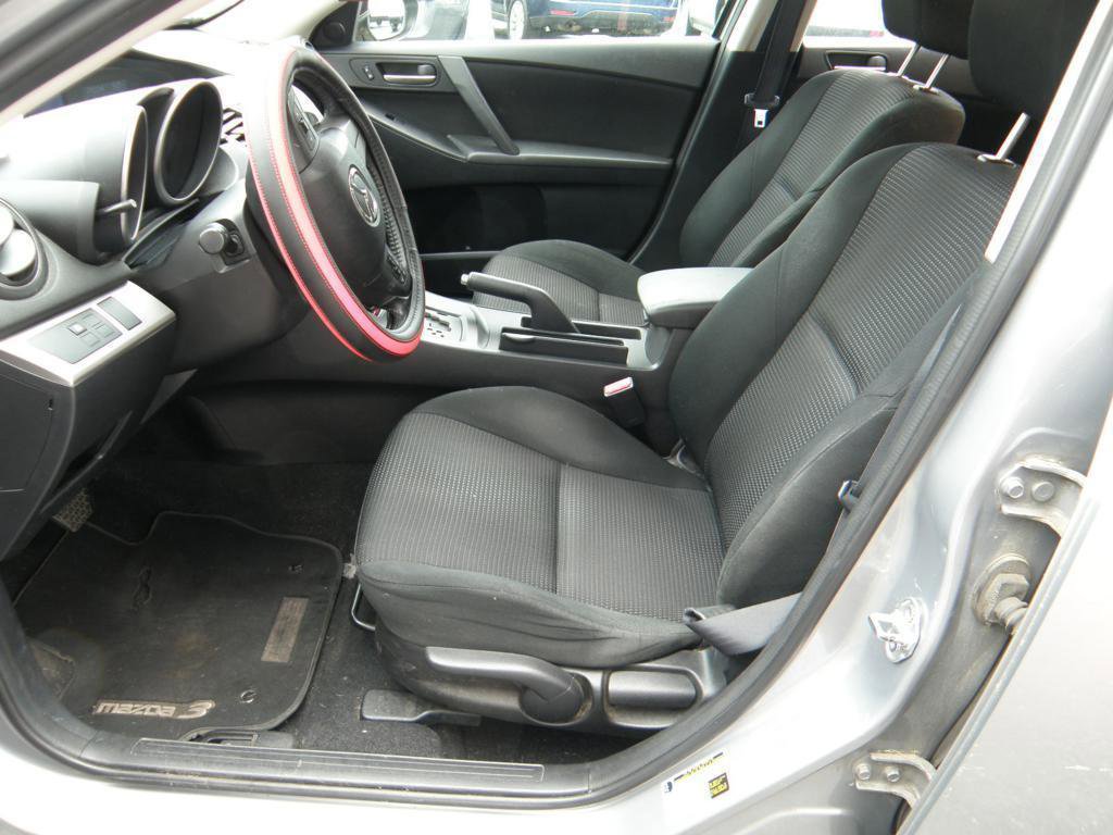 Used 2013 MAZDA MAZDA3 i Touring image 8