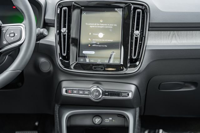 New 2026 Volvo EX40 Plus w/ Climate Package image 22