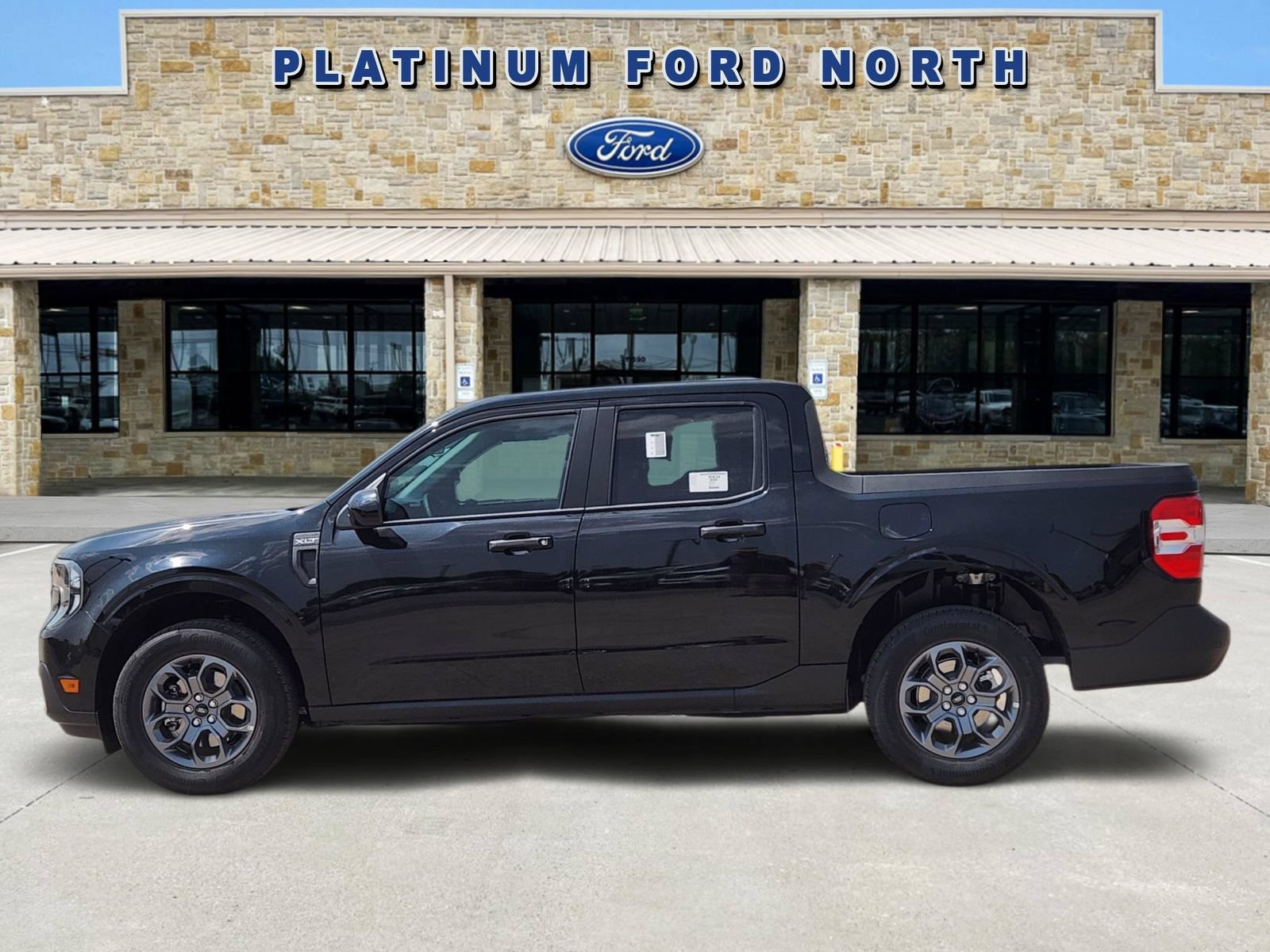 New 2026 Ford Maverick XLT w/ XLT Luxury Package FWD image 3