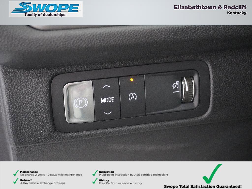 Used 2025 Chevrolet Traverse LT image 17