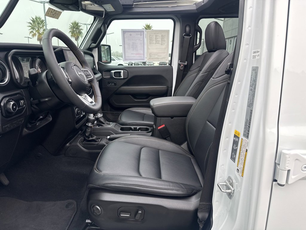 Certified 2024 Jeep Wrangler Sahara w/ Technology Group image 16
