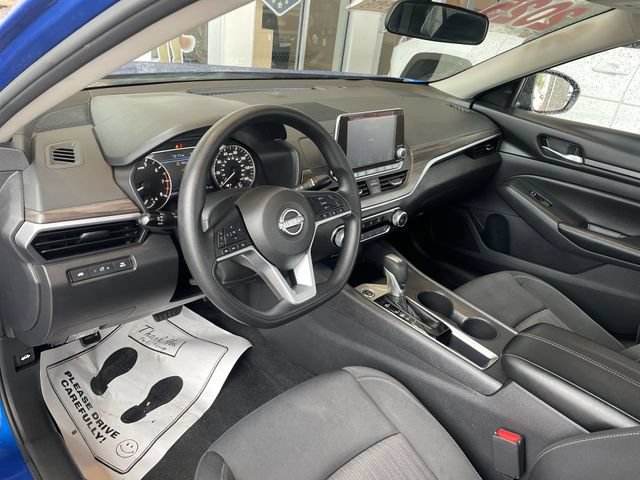 Used 2025 Nissan Altima 2.5 SV FWD image 18