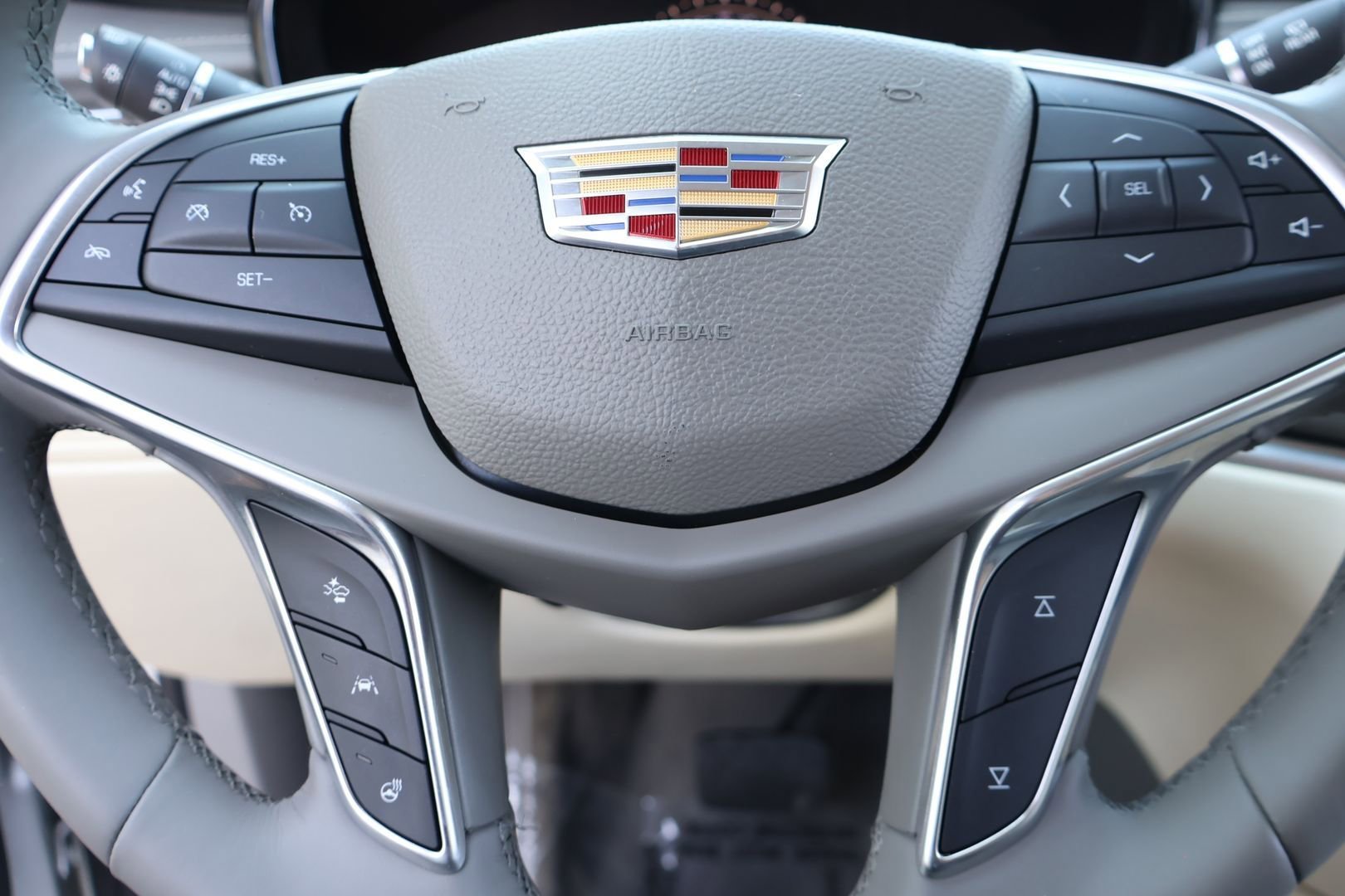 Used 2017 Cadillac XT5 Luxury w/ Driver Awareness Package FWD image 20